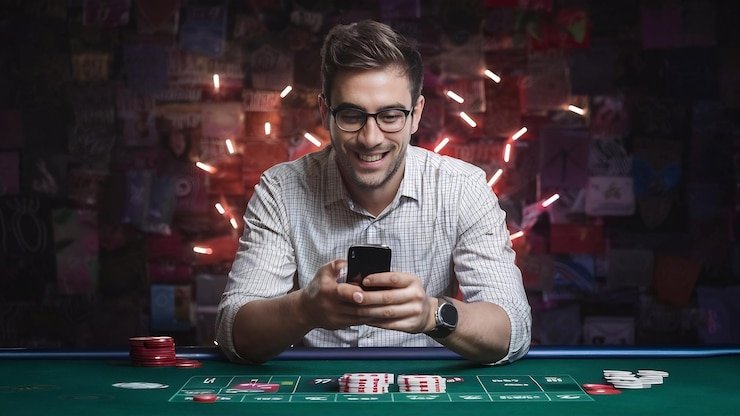 Antarmuka aplikasi tektok777 di ponsel Android dan iOS